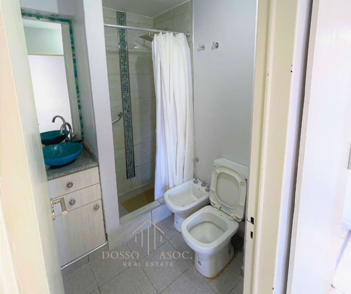 VENDE DEPARTAMENTO DE 3 DORMITORIOS REFACCIONADO A NUEVO EN CALLE ARTURO ILLIA 1055 - RESISTENCIA CHACO