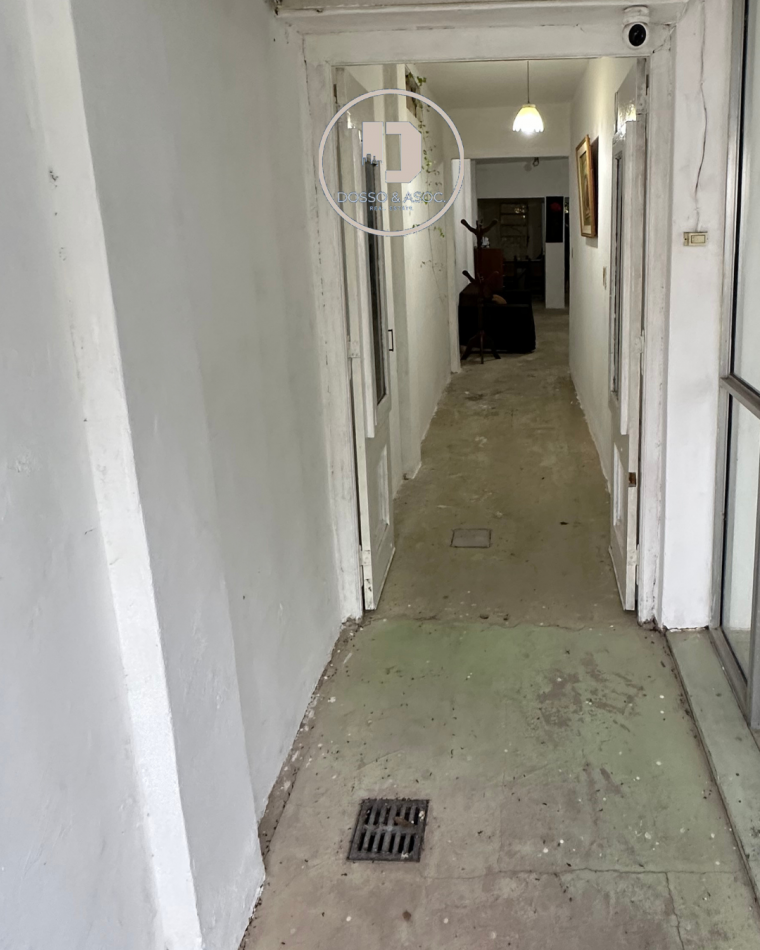 CASA EN VENTA EN CALLE ARTURO ILLIA 1850