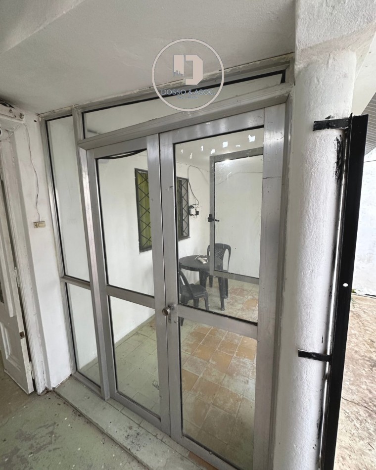 CASA EN VENTA EN CALLE ARTURO ILLIA 1850
