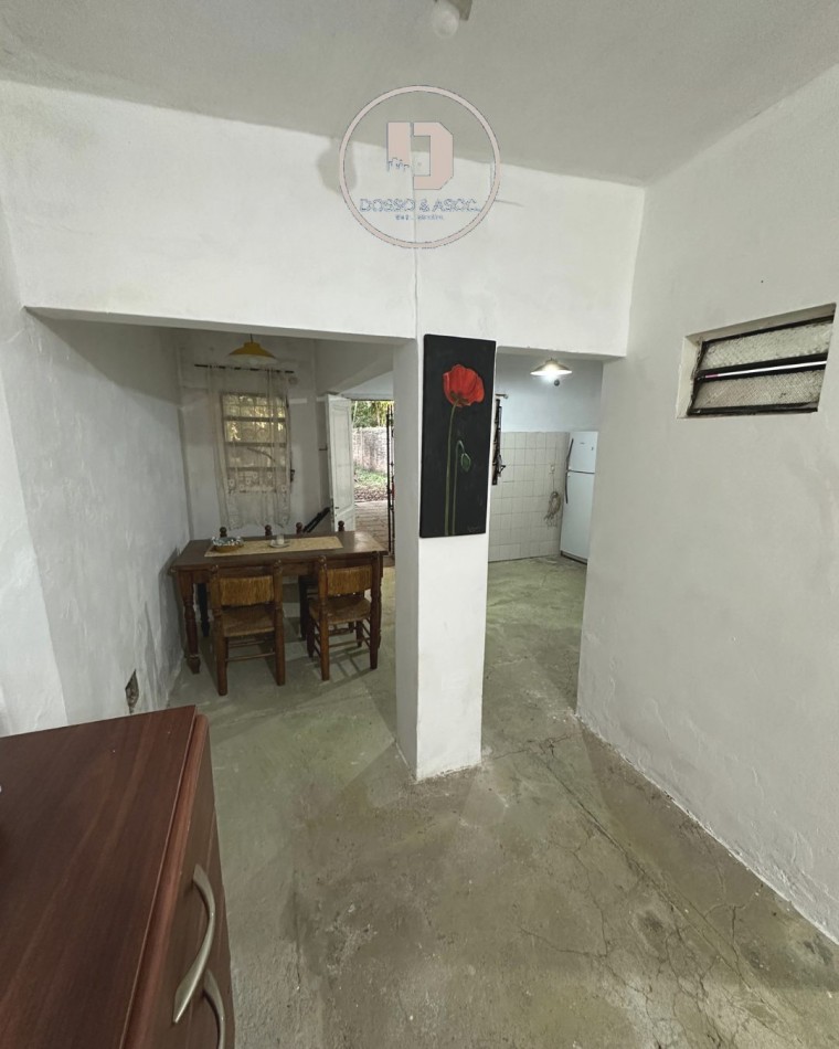 CASA EN VENTA EN CALLE ARTURO ILLIA 1850